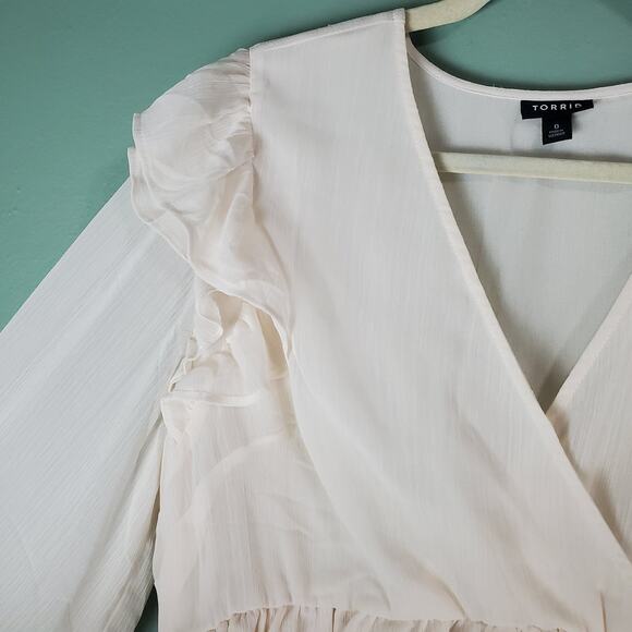 Torrid Womens Powder Blush Chiffon Ruffled Surplice Crop Top Size 0 Large - Picture 4 of 6